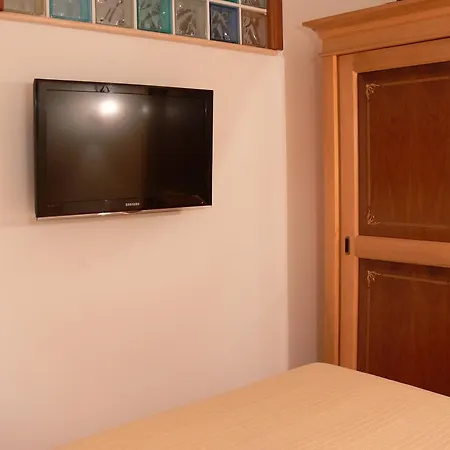 Carlo V - Centro Storico Apartment *