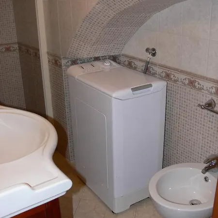 Carlo V - Centro Storico Apartment