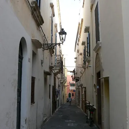 Carlo V - Centro Storico Apartment *