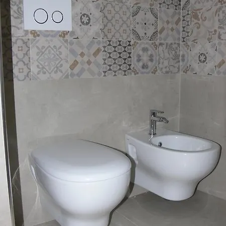 Carlo V - Centro Storico Apartment *